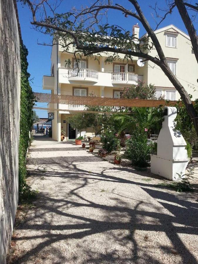 Villa Gabriel Паг Экстерьер фото