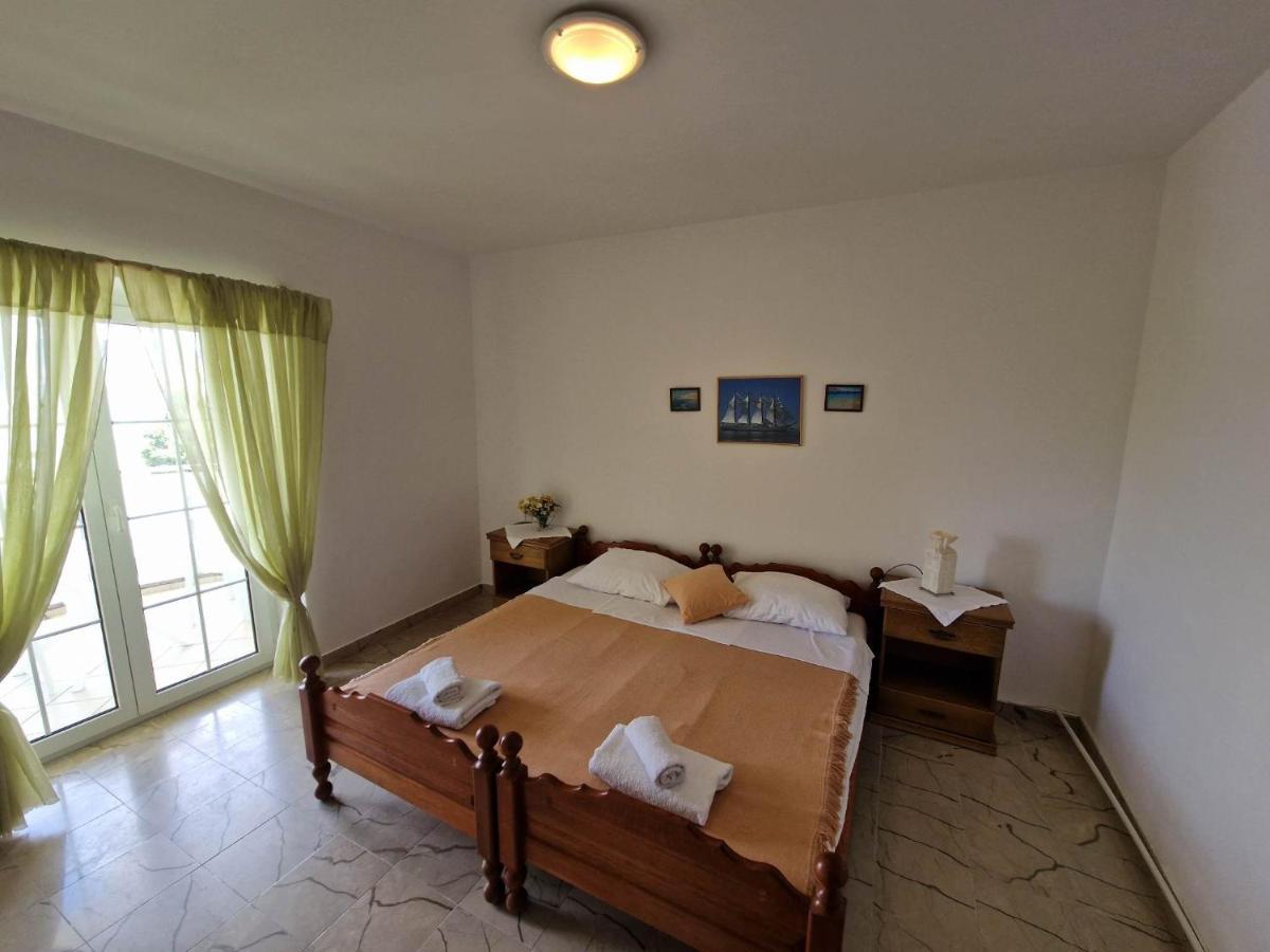 Villa Gabriel Паг Экстерьер фото
